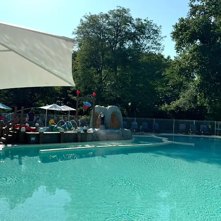 Mobil Confortable - 4 Pers. - Api-1-52-2035 Campsite *