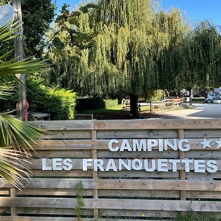 Mobil Confortable - 4 Pers. - Api-1-52-2035 Campsite