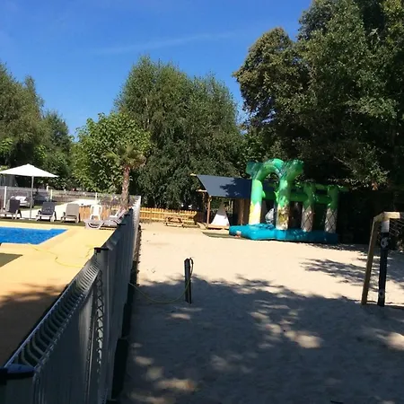 Mobil Confortable - 4 Pers. - Api-1-52-2035 Campsite *