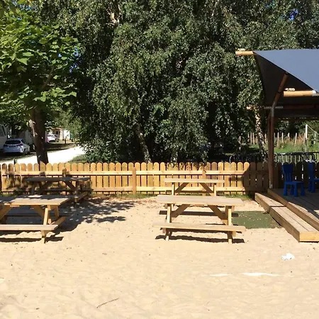 Mobil Confortable - 4 Pers. - Api-1-52-2035 Campsite