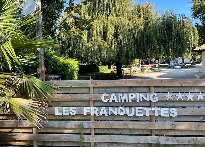 Mobil Confortable - 4 Pers. - Api-1-52-2035 Campsite