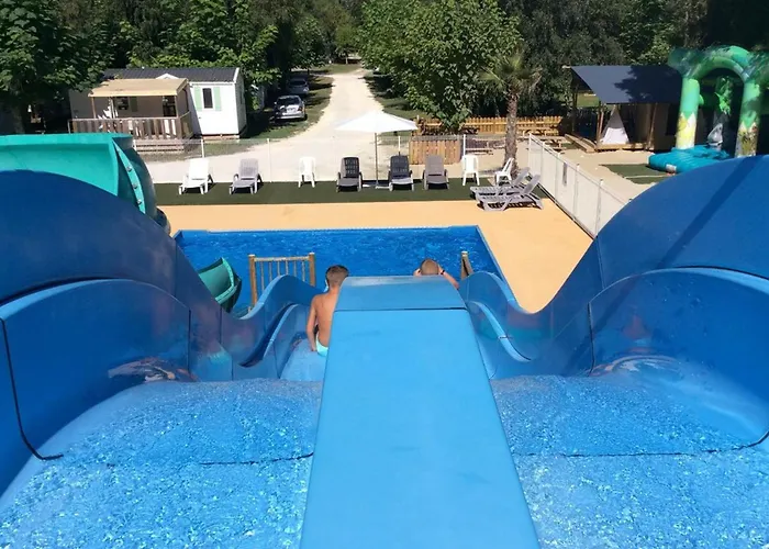 Mobil Confortable - 4 Pers. - Api-1-52-2035 Campsite *