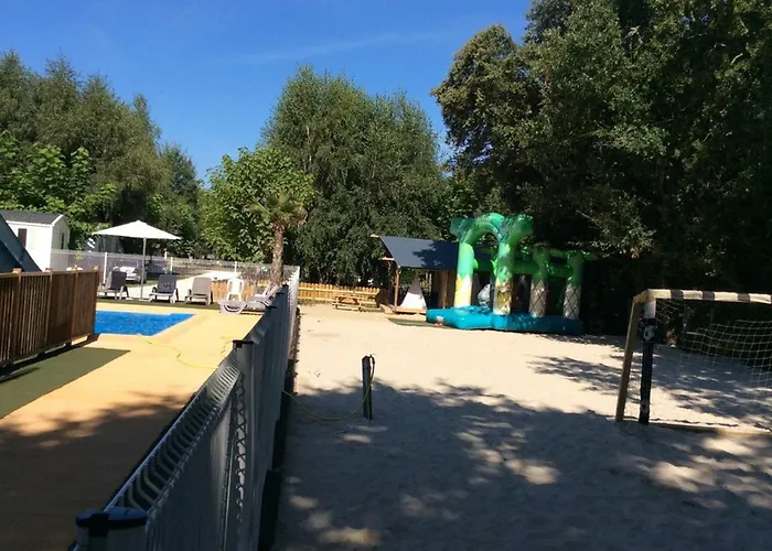 Mobil Confortable - 4 Pers. - Api-1-52-2035 Campsite *