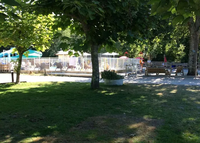 Mobil Confortable - 4 Pers. - Api-1-52-2035 Campsite